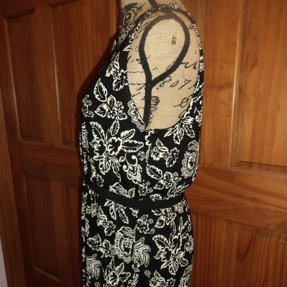 Dress - Picture 4 of 6